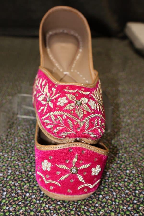 Pink Hand Embroidered Punjabi jutti - Image 3