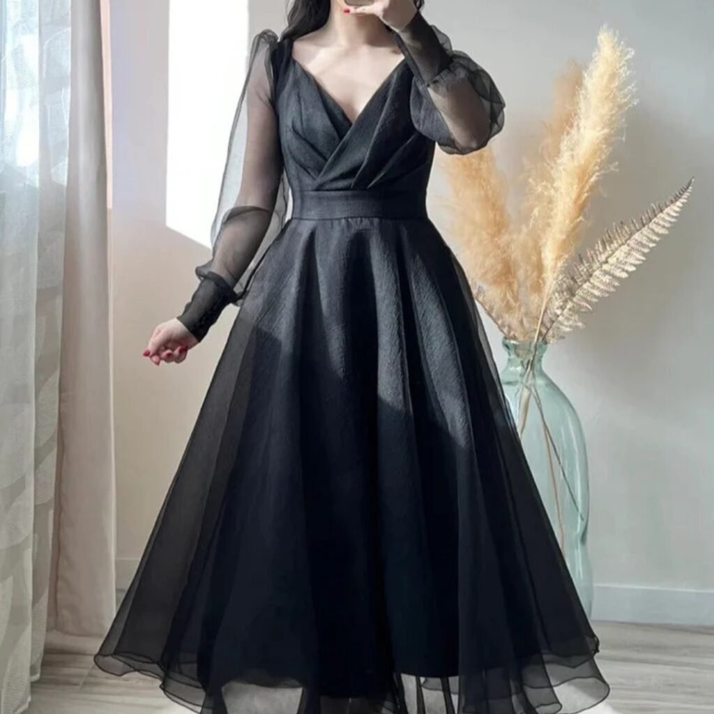 Why the Black Dress Is a Wardrobe Essential